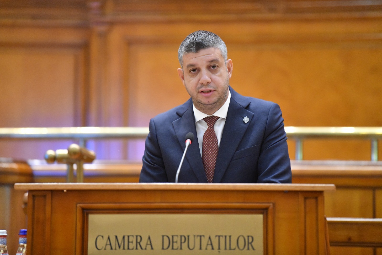 Deputatul Ştefan Ţintă cere răspunsuri: Cine suportă costurile acestor experimente fiscale?