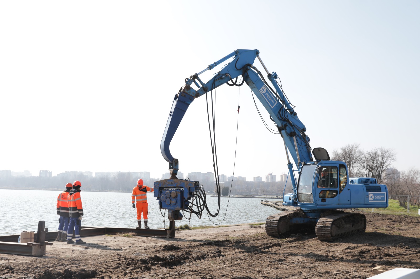 Primăria Constanța investește sume mari în consolidarea malurilor lacului Tăbăcărie